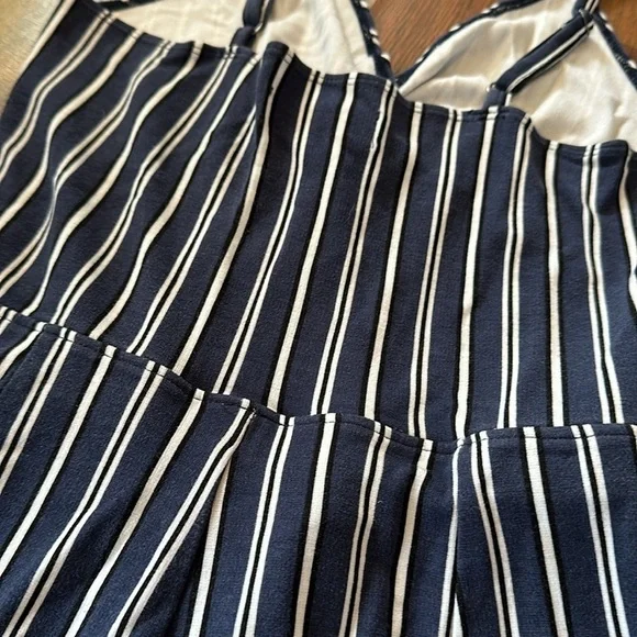 Hollister Peekaboo Striped Jumpsuit Navy/White Cut Out Wide Leg Crop Size Small - Picture 6 of 14